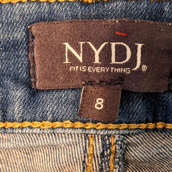 NYDJ shorts and Prince and Fox tee - Picture 5 of 10